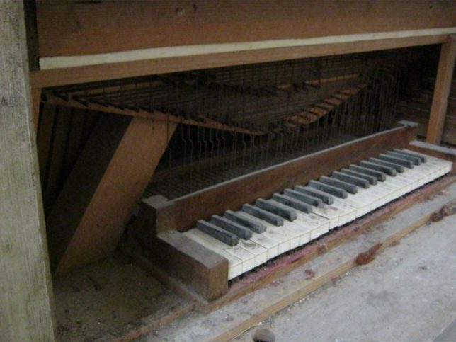 Tastiera prima del restauro